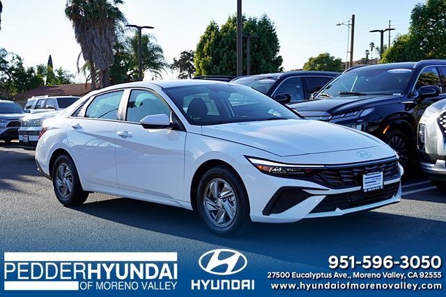 White Pearl 2026 Hyundai Elantra Sedan Front-Wheel Drive Continuously Variable Transmission