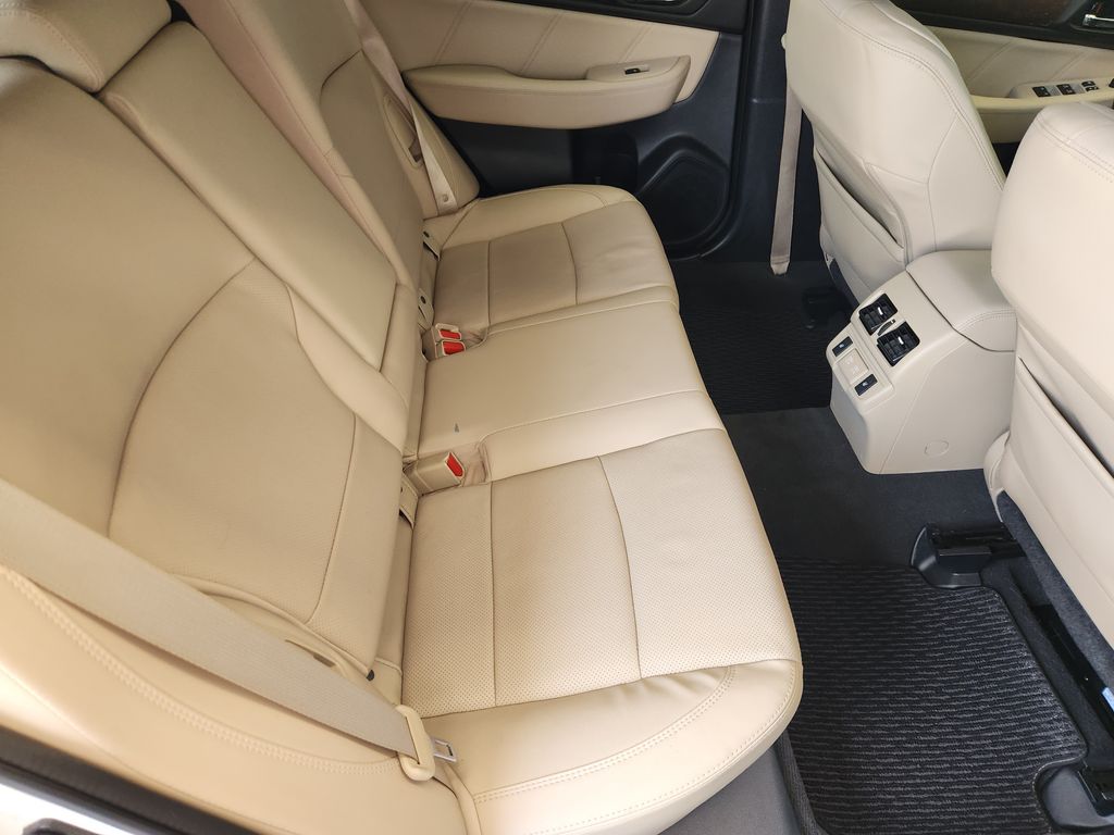 2019 Subaru Outback 2.5i White at Legacy Ford