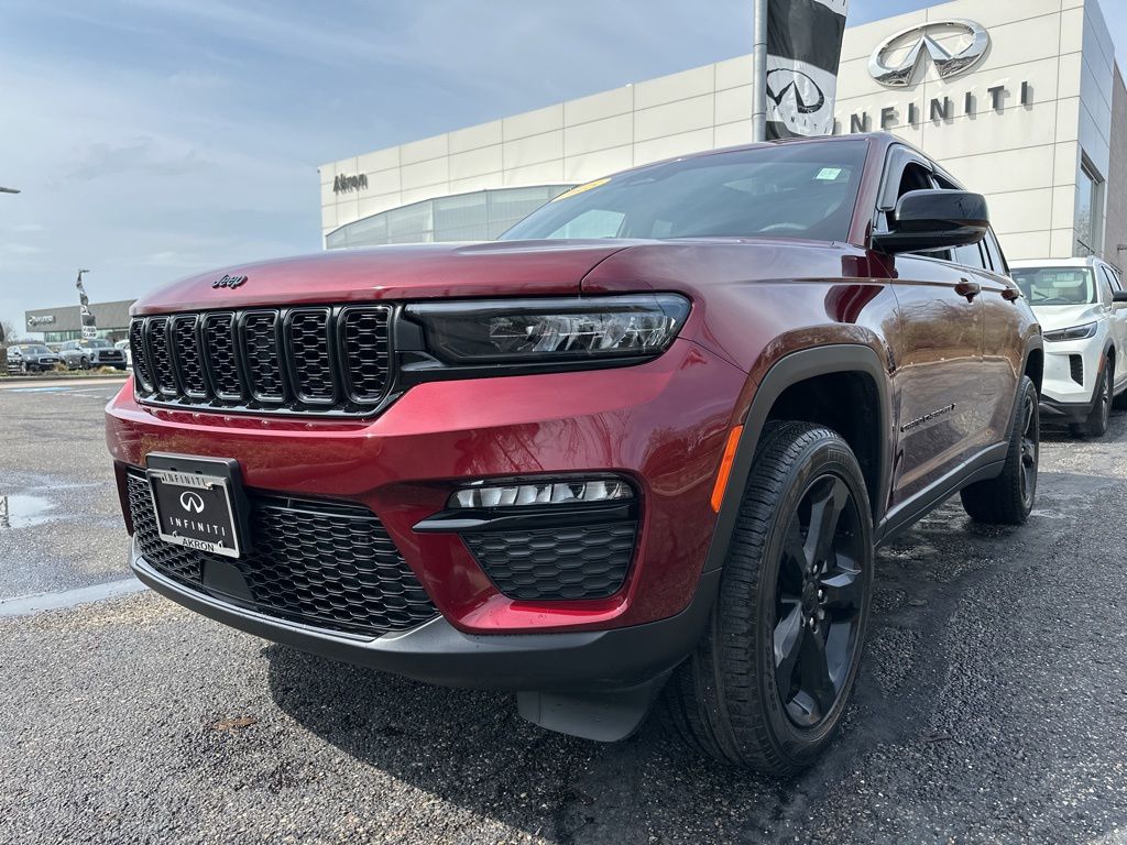 Velvet Red Pearlcoat 2025 Jeep Grand Cherokee Limited 4WD SUV / Crossover Four-Wheel Drive 8-Speed Automatic