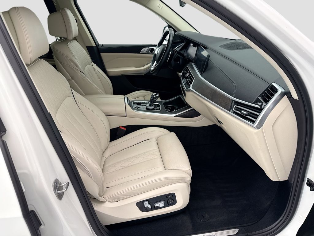 Thumbnail: 2021 BMW X7 - 19