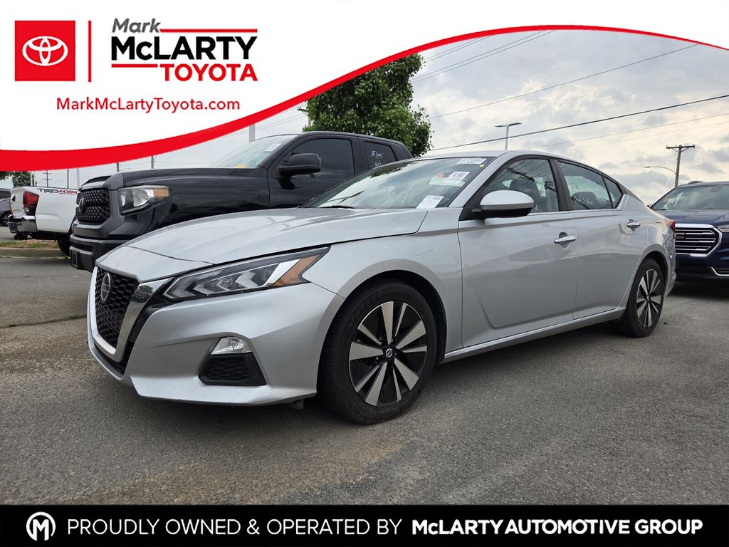 2022 Nissan Altima 2.5 SV FWD