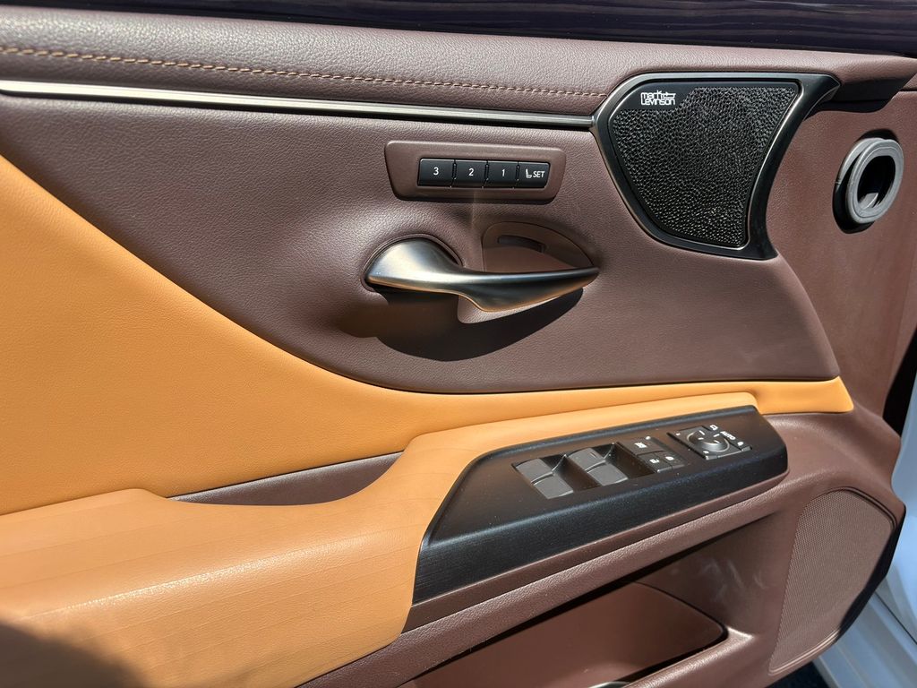 2020 Lexus ES 300h