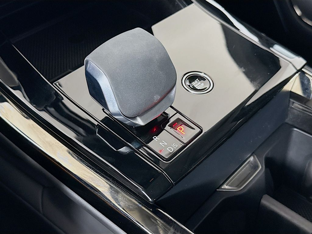 Thumbnail: 2024 Land Rover Range Rover Sport - 17