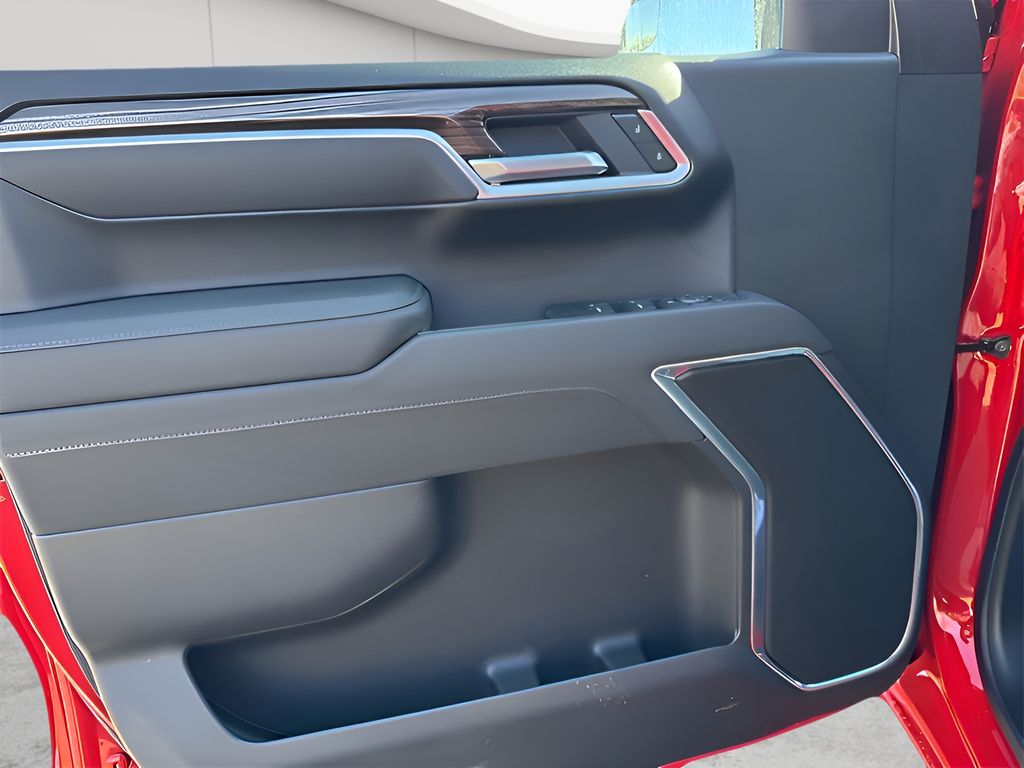 2025 Chevrolet Silverado 1500 LT - Photo 23