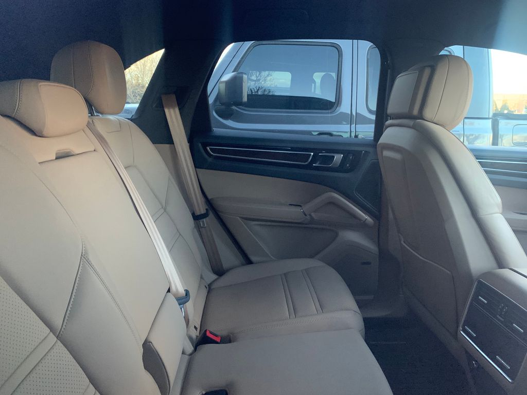 Thumbnail: 2023 Porsche Cayenne - 11