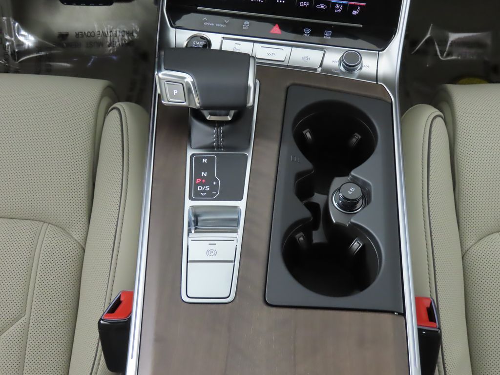 Thumbnail: 2025 Audi A6 - 22