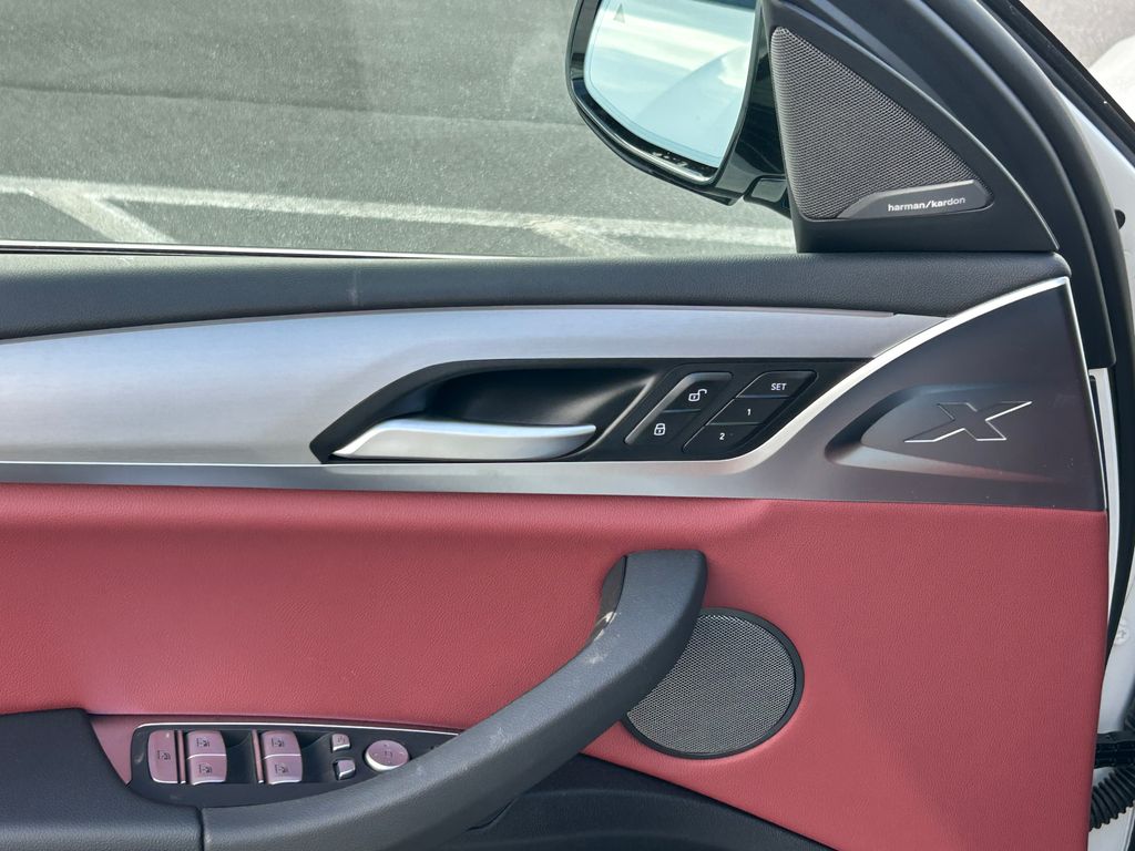 Thumbnail: 2025 BMW X4 - 12