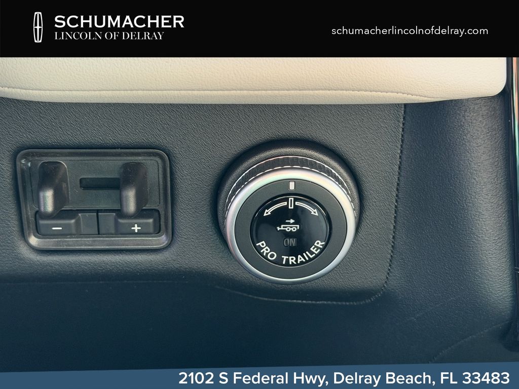 new 2026 Lincoln Navigator car, priced at $97,879