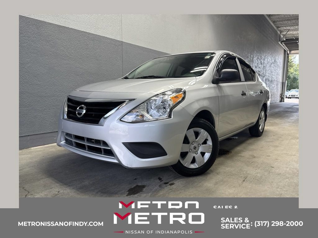 Brilliant Silver Metallic 2015 Nissan Versa Sedan Front-Wheel Drive 5-Speed Manual