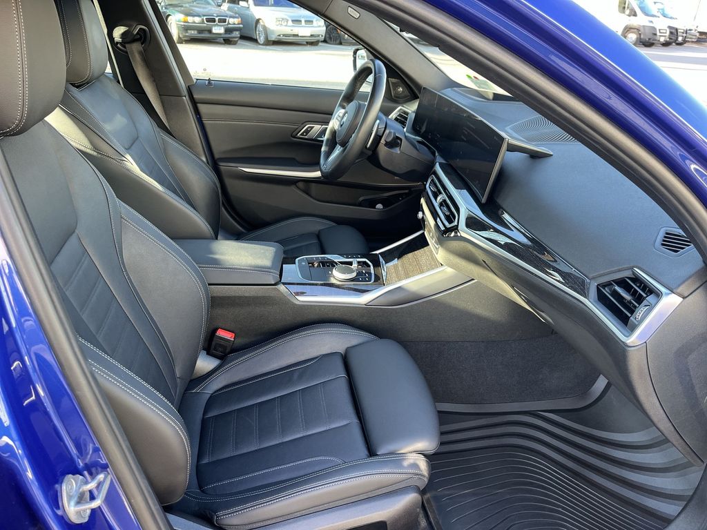 Thumbnail: 2023 BMW 3 Series - 26