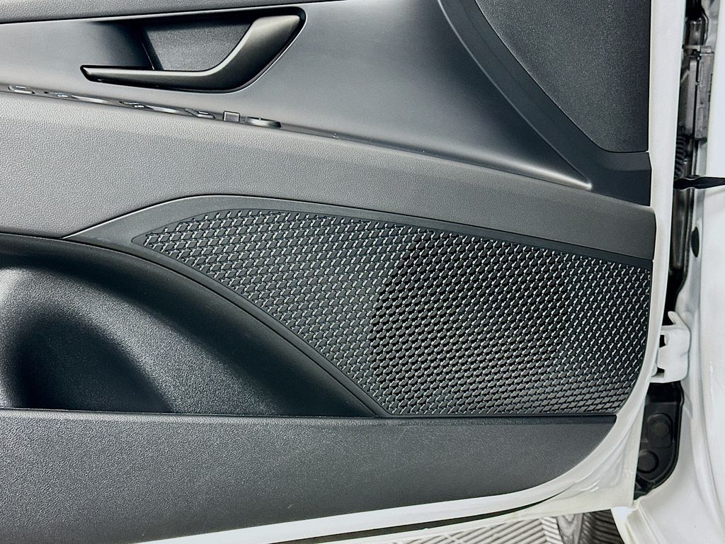 Thumbnail: 2025 Hyundai Elantra - 19