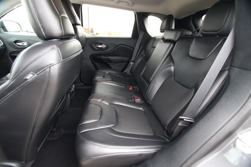 Used 2020 Jeep Cherokee SUV
