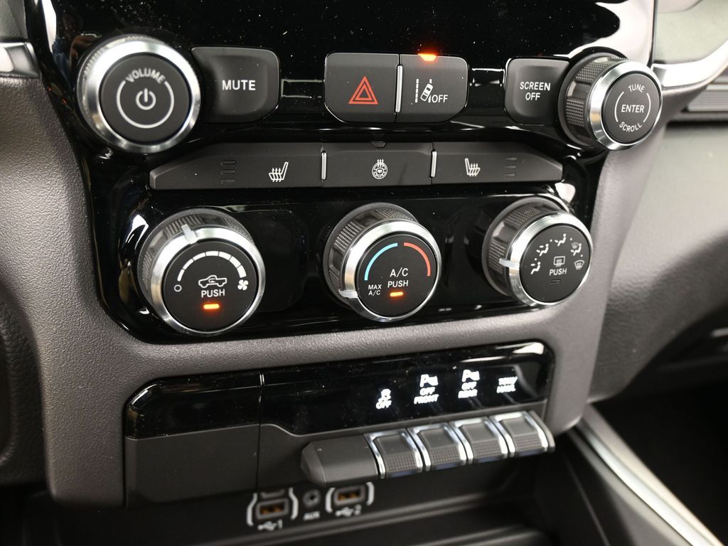 New 2026 Diamond Black Crystal Pearlcoat Ram Big Horn/Lone Star image 19