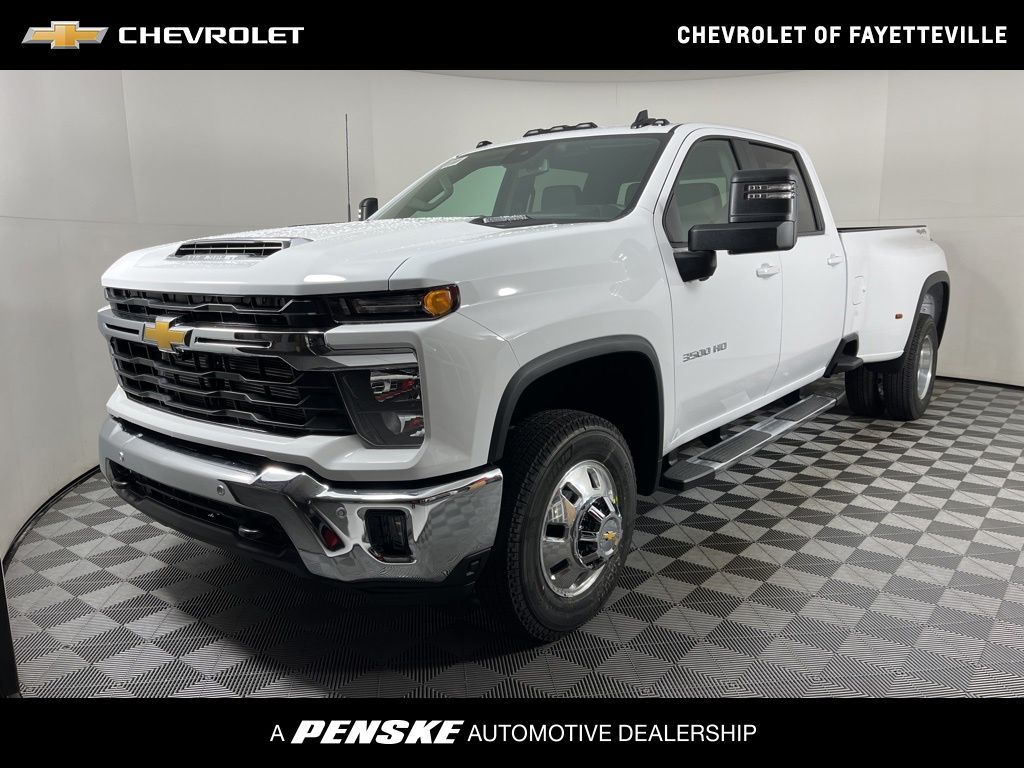 Thumbnail: 2026 Chevrolet Silverado 3500 - 1