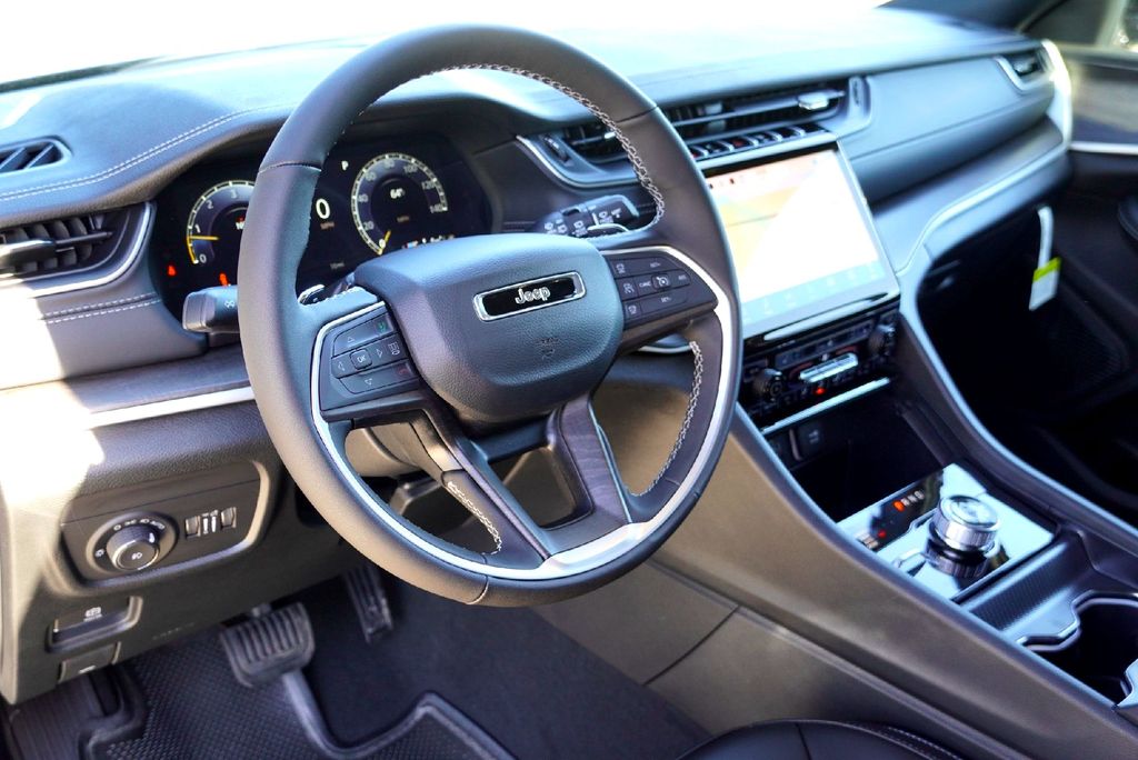 New Car 2025 Jeep Grand Cherokee L  Limited For Sale Under $50,000 In Taylor, Texas