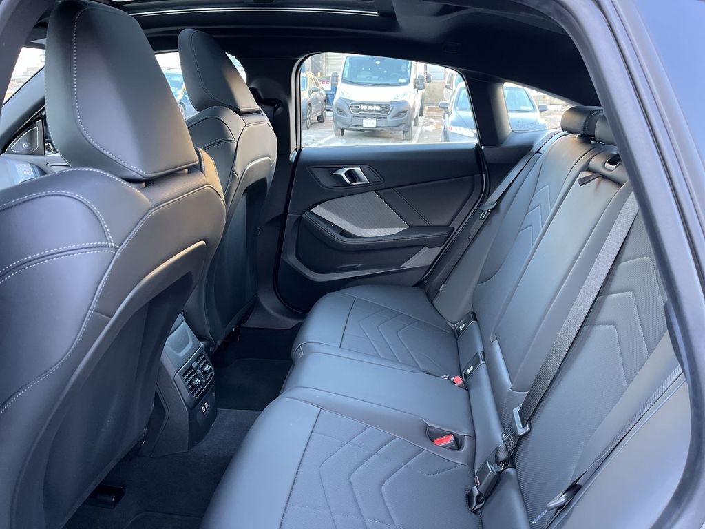 Thumbnail: 2025 BMW 2 Series - 22