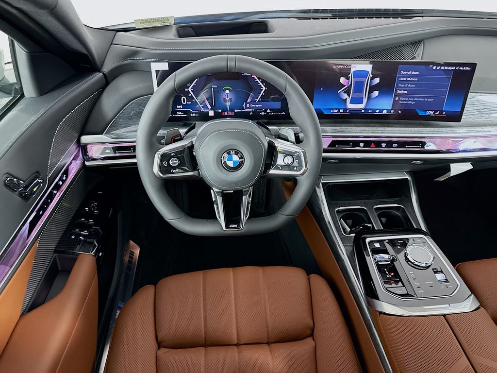 Thumbnail: 2025 BMW 7 Series - 19