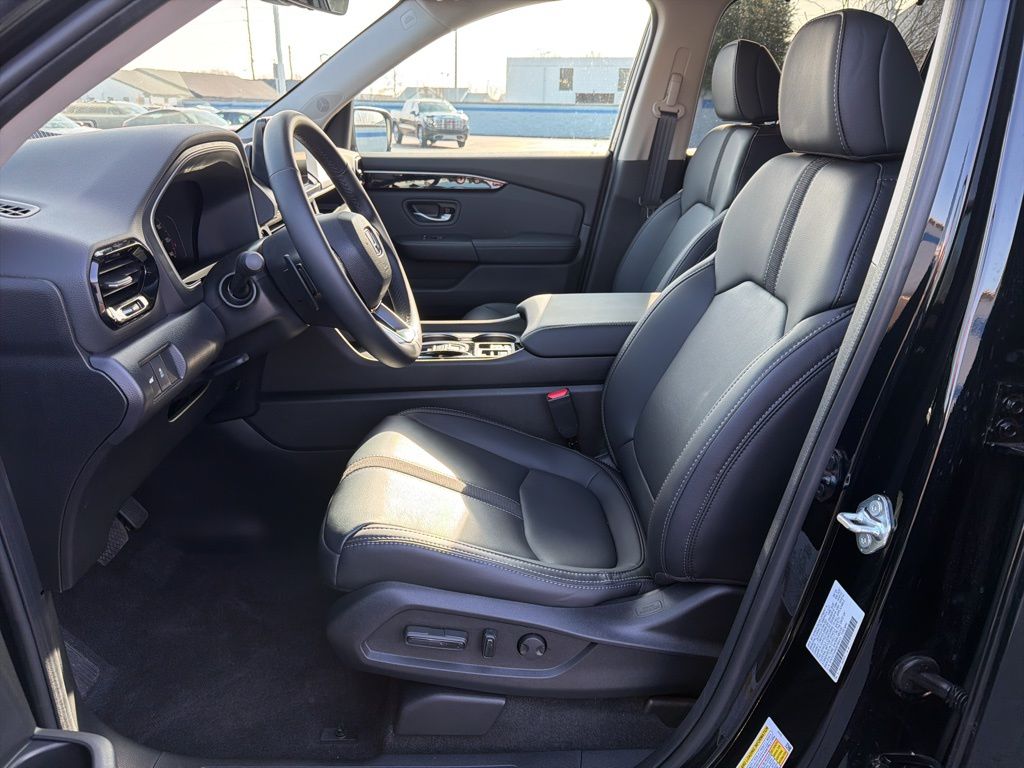 Thumbnail: 2025 Honda Pilot - 17