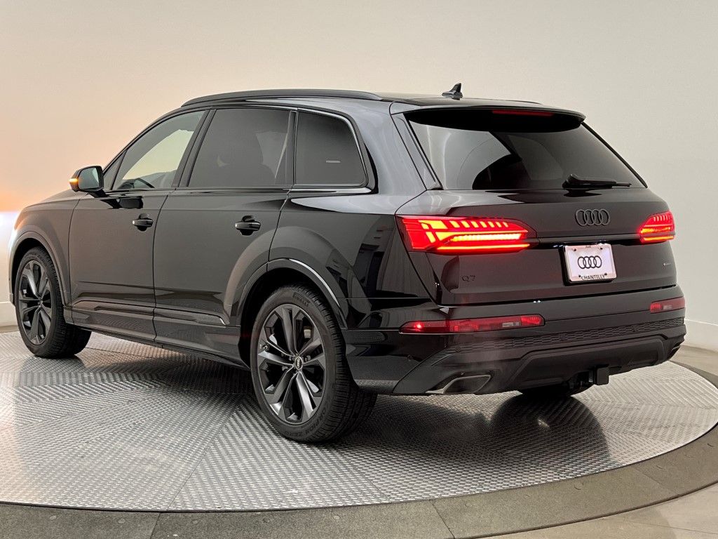 Thumbnail: 2026 Audi Q7 - 4