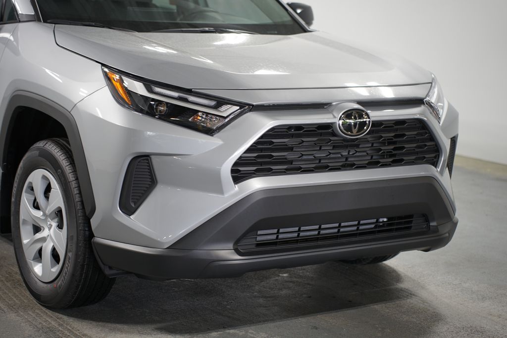 2025 Toyota RAV4 LE 4