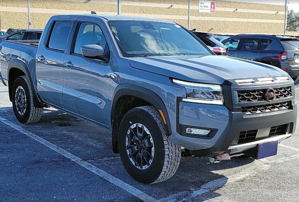 Boulder Gray Pearl 2025 Nissan Frontier PRO-4X Crew Cab 4WD Pickup Truck Four-Wheel Drive 9-Speed Automatic Overdrive