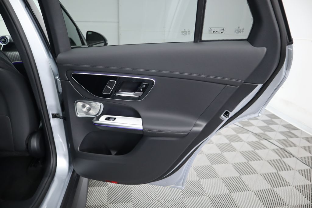 2025 Mercedes-Benz GLC 300 28