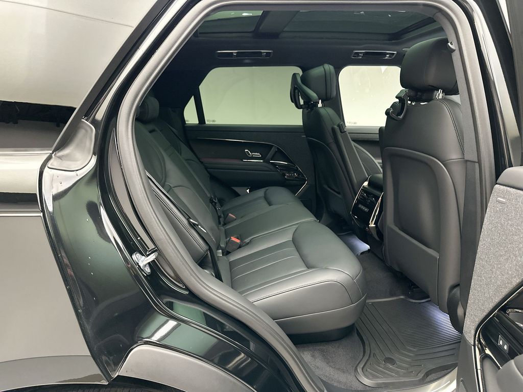 2025 Land Rover Range Rover Sport SE 6