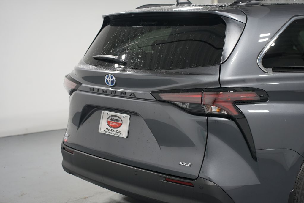Thumbnail: 2025 Toyota Sienna - 9