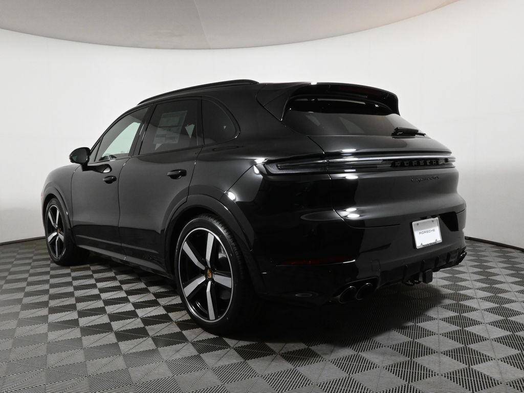 Thumbnail: 2025 Porsche Cayenne - 3