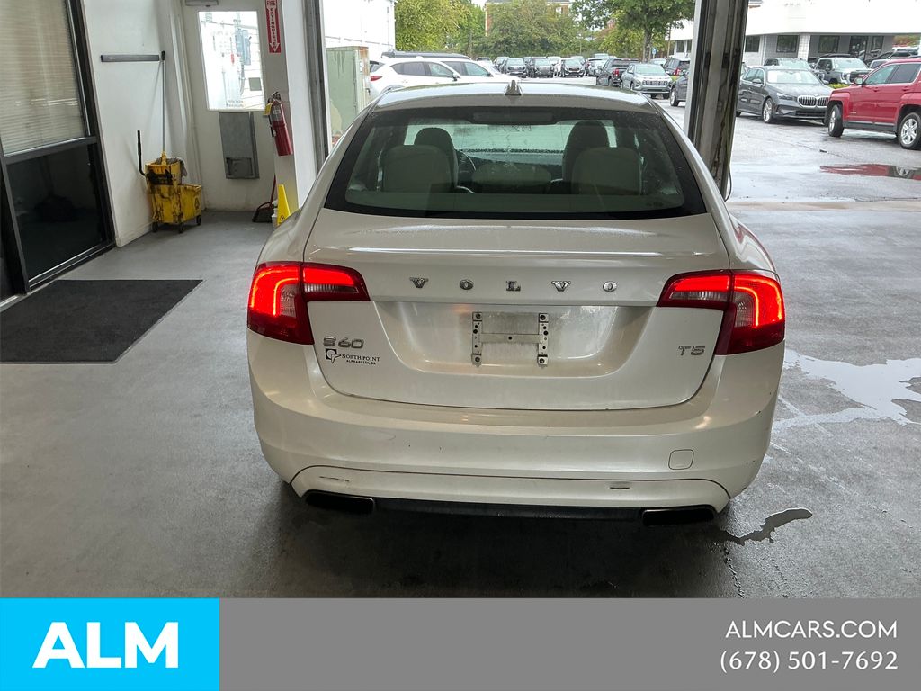 Used 2015 White Volvo T5 Premier image 5