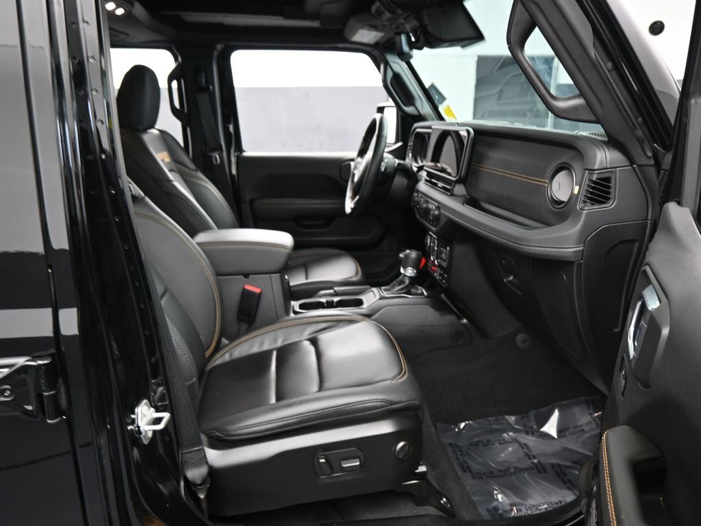 Used 2025 Black Clearcoat Jeep Rubicon 392 image 39