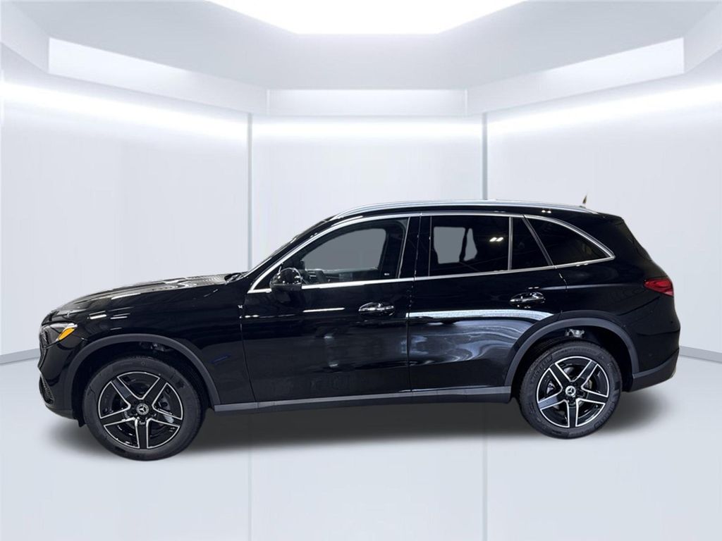 Thumbnail: 2027 Mercedes-Benz GLC - 2