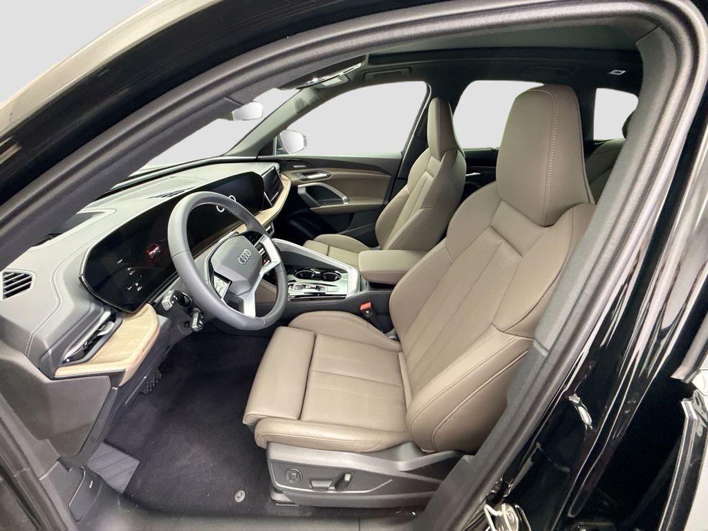 Thumbnail: 2025 Audi Q5 - 18