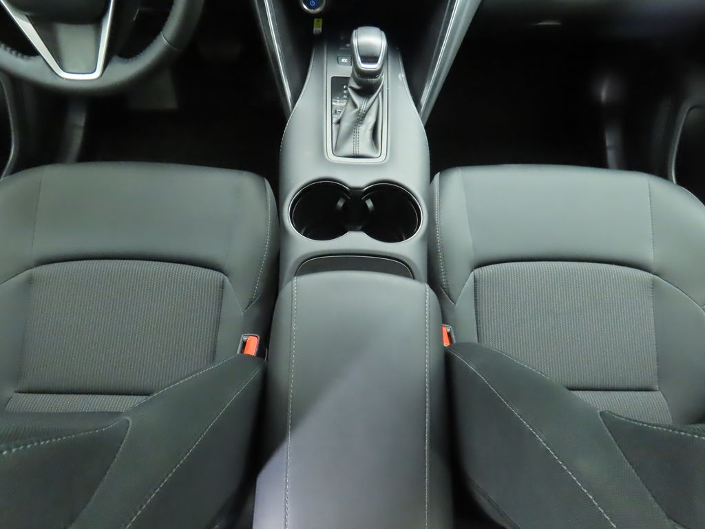 2021 Toyota Venza LE 16
