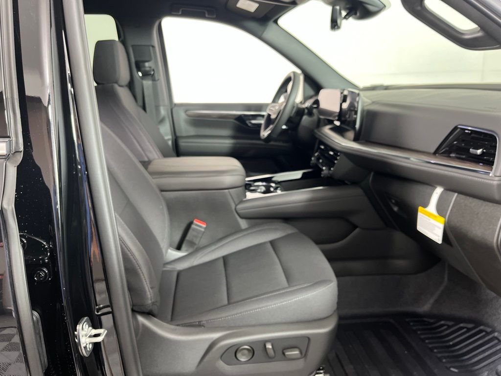 Thumbnail: 2026 Chevrolet Tahoe - 8