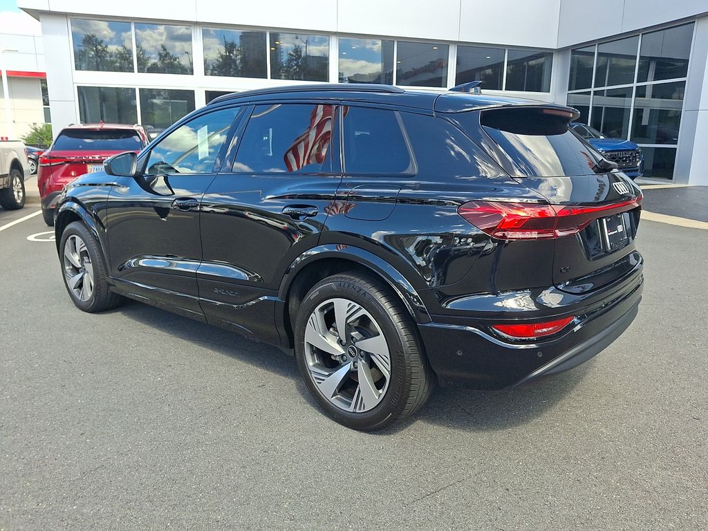 Thumbnail: 2025 Audi Q6 e-tron - 5