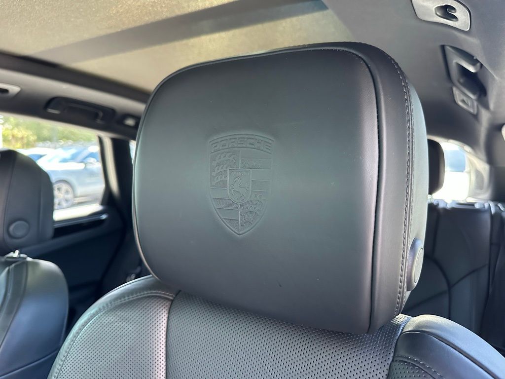 Thumbnail: 2022 Porsche Macan - 22