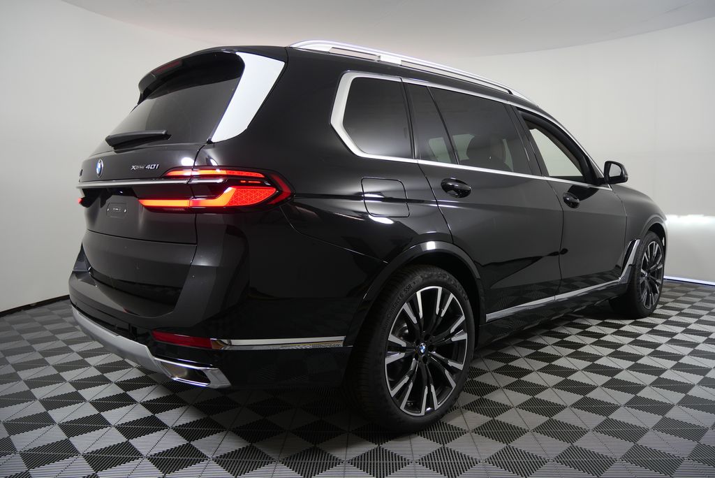 Thumbnail: 2026 BMW X7 - 3
