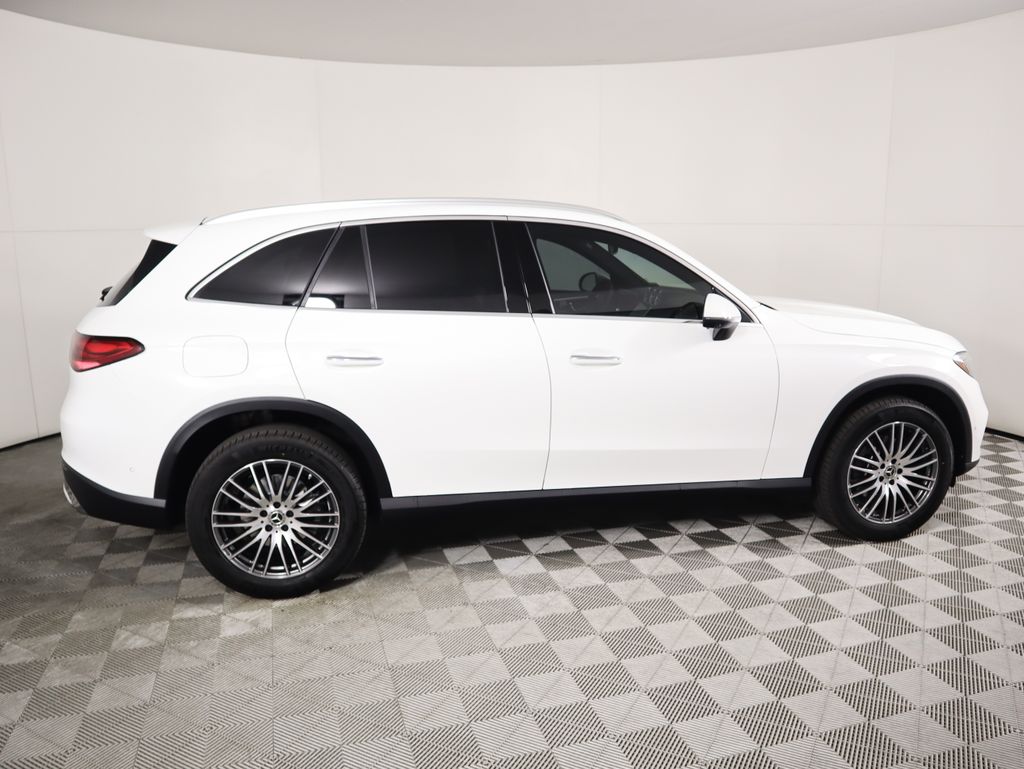 Thumbnail: 2026 Mercedes-Benz GLC - 4