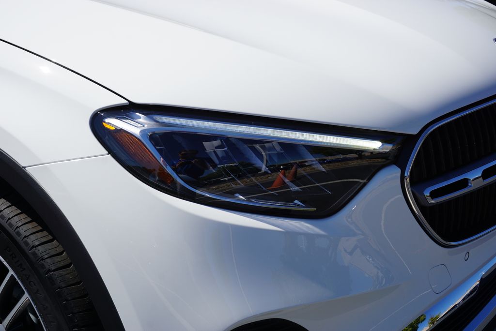 Thumbnail: 2026 Mercedes-Benz GLC - 10