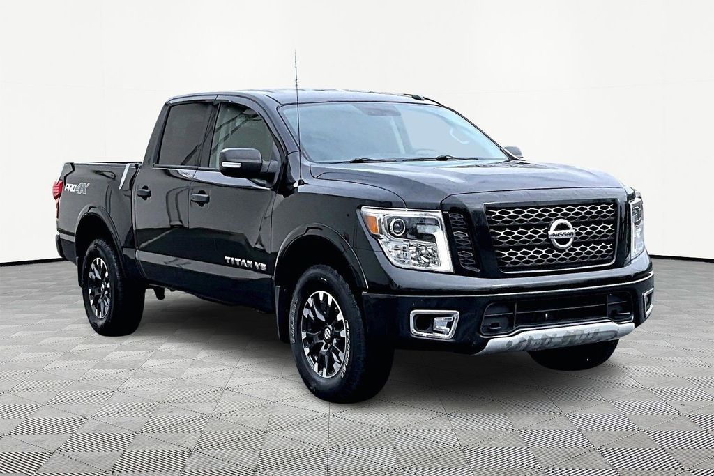 2019 Nissan Titan PRO-4X Crew Cab 4WD