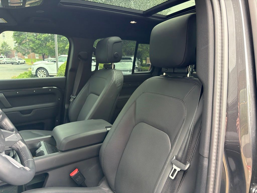 Certified Used 2025 Gray Land Rover X-Dynamic SE image 28