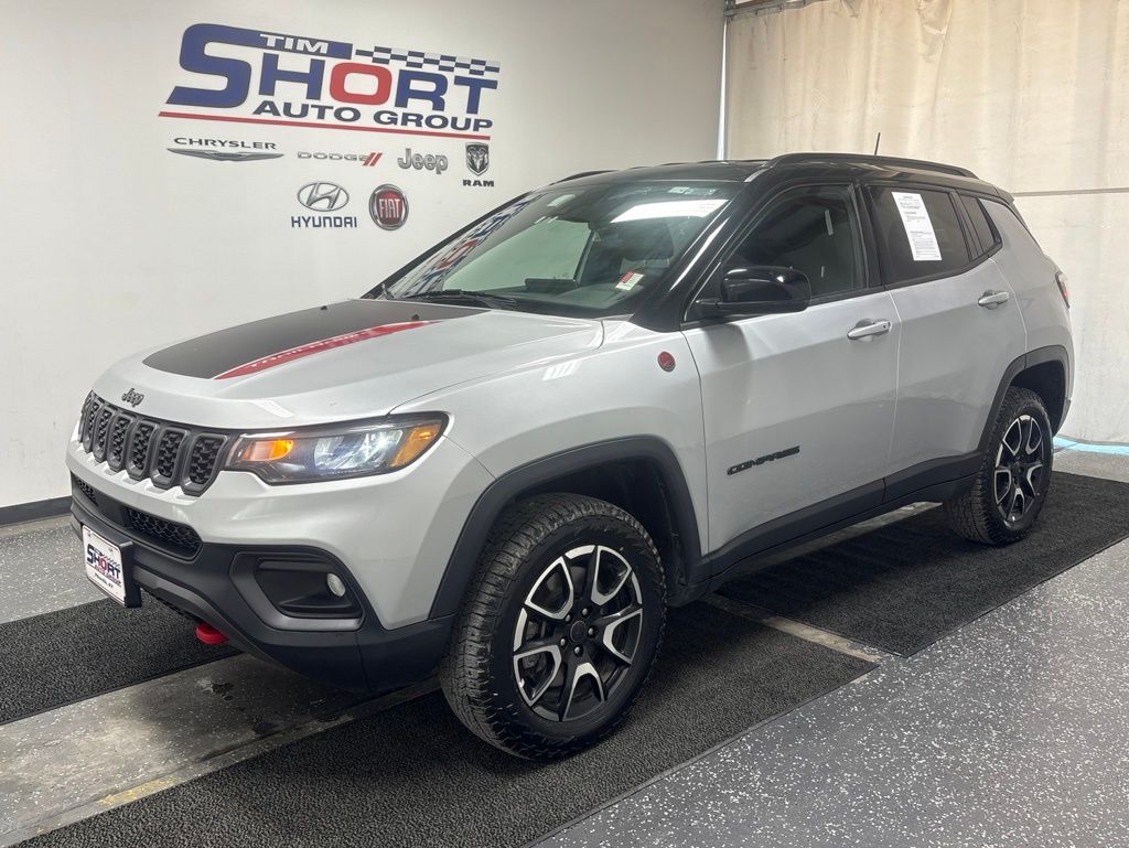 Silver Zynith Metallic Clearcoat 2025 Jeep Compass SUV / Crossover Four-Wheel Drive 8-Speed Automatic