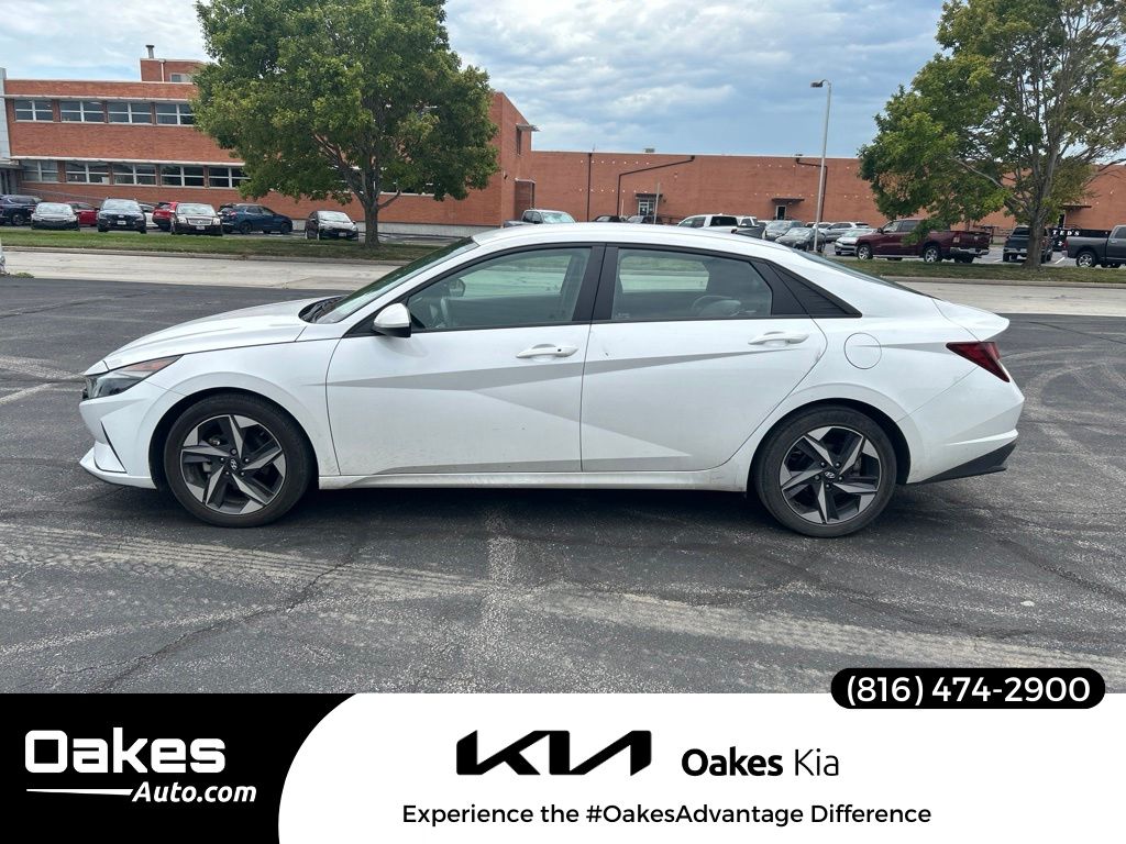 Quartz White 2023 Hyundai Elantra Sedan Front-Wheel Drive Continuously Variable Transmission
