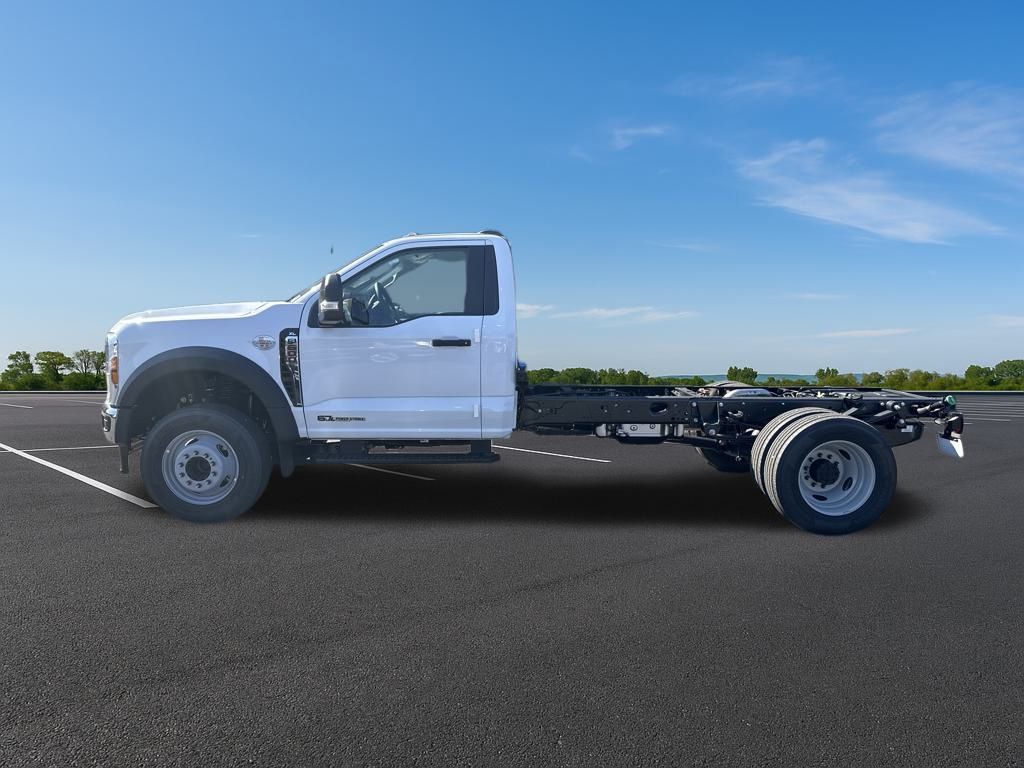 New 2025 Ford Super Duty F-600 Chassis Regular Cab (DRW) 169" Wheelbase XL