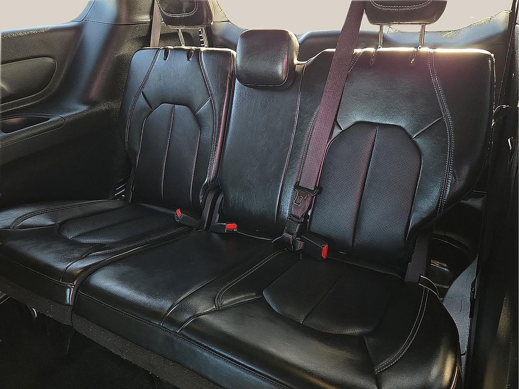 Used 2025 Chrysler Pacifica For Sale in Farmington, AR