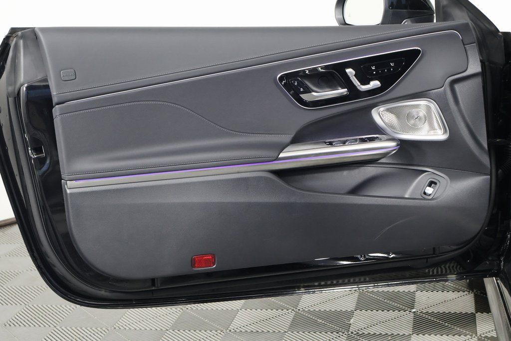 2025 Mercedes-Benz CLE 300 8
