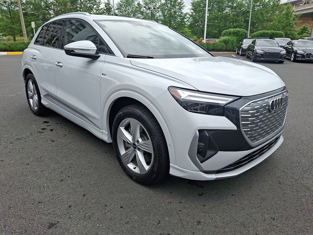 Thumbnail: 2024 Audi Q4 e-tron - 3