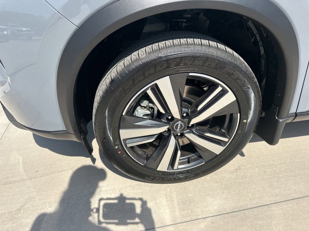 2025 Boulder Gray Pearl Nissan Rogue SL FWD SUV