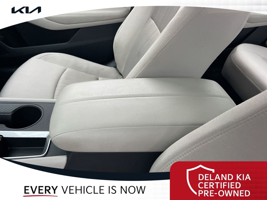 2025 Nissan Altima SV - Photo 28